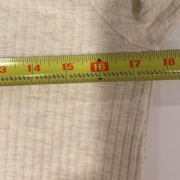 Victoria’s Secret ivory 3/4 sleeve ribbed lace trim romper size S - Picture 9 of 10